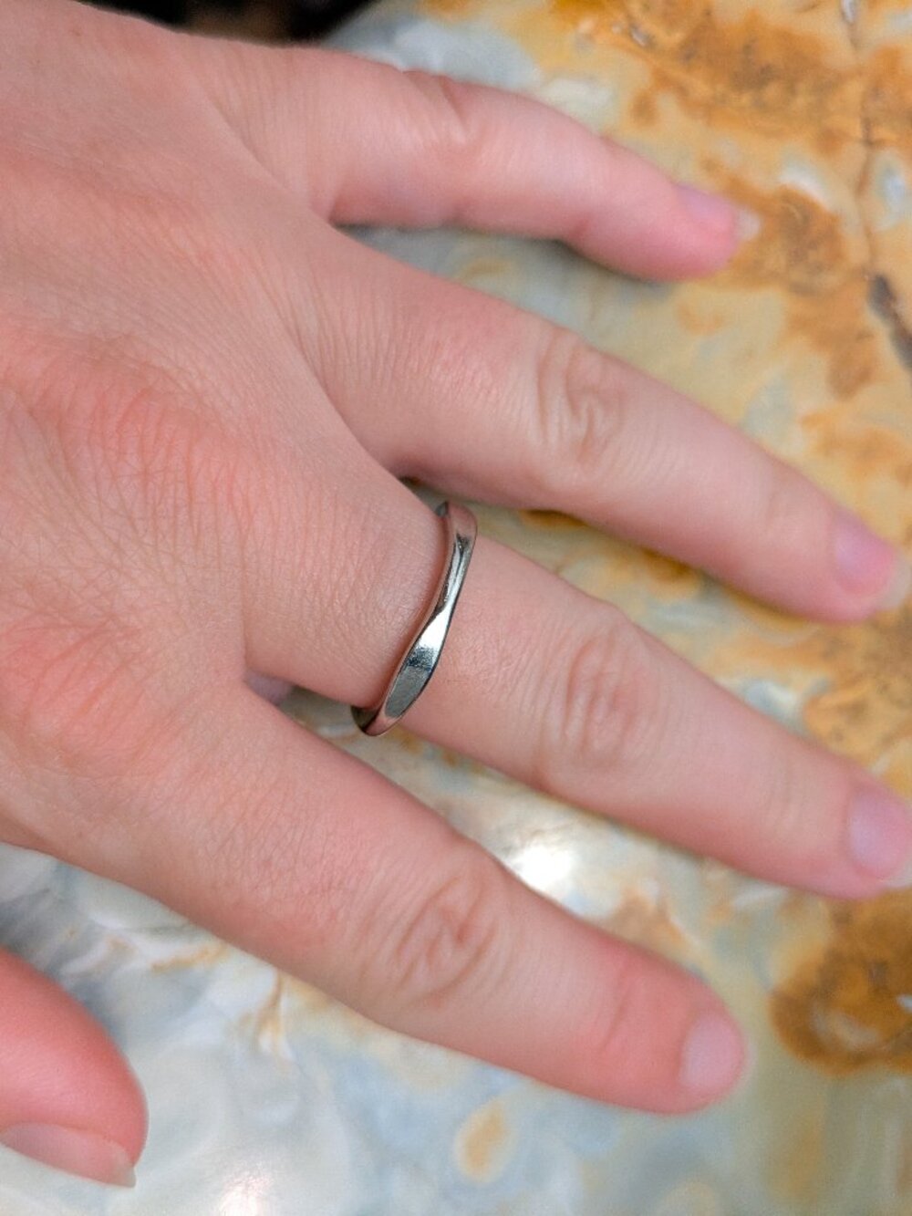 Squiggly Metal Ring with Flat Surfaces Size 8